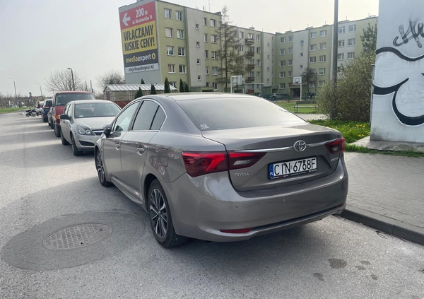 Toyota Avensis cena 38000 przebieg: 219818, rok produkcji 2015 z Inowrocław małe 46